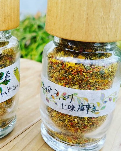 植物と「食」を楽しむワークショップ｜魅惑の和ハーブと「唐辛子」で作る自家製ラー油と七味